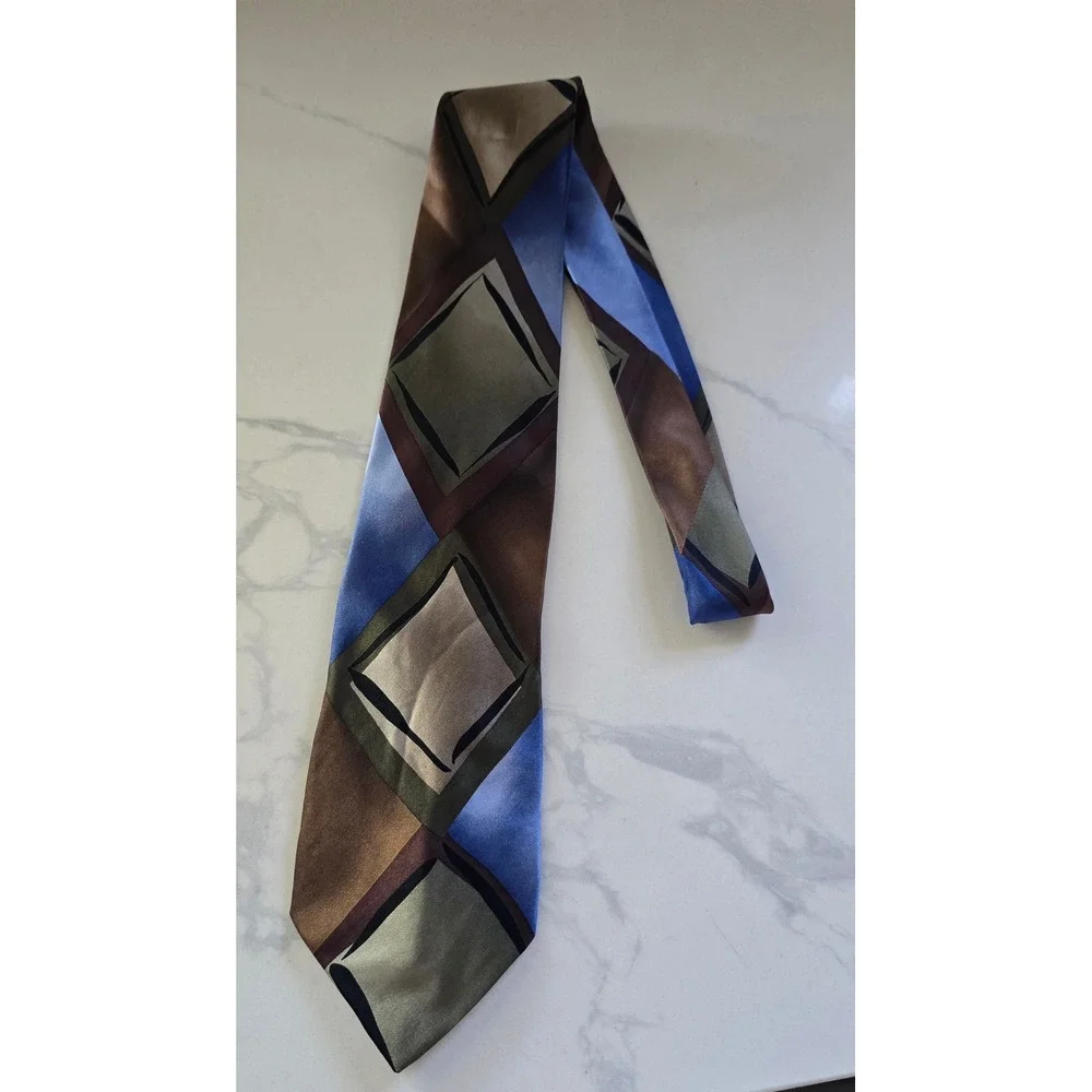 J Garcia Blue Mountain Collection 32 Silk Tie Geometric Diamond Blue Brown 1996
